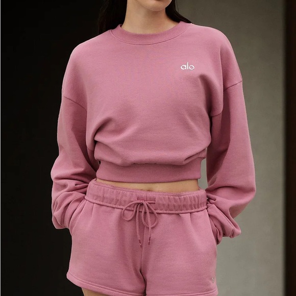 ALO | Cropped Accolade Crewneck | Wild Rose, Pink - Picture 1 of 5